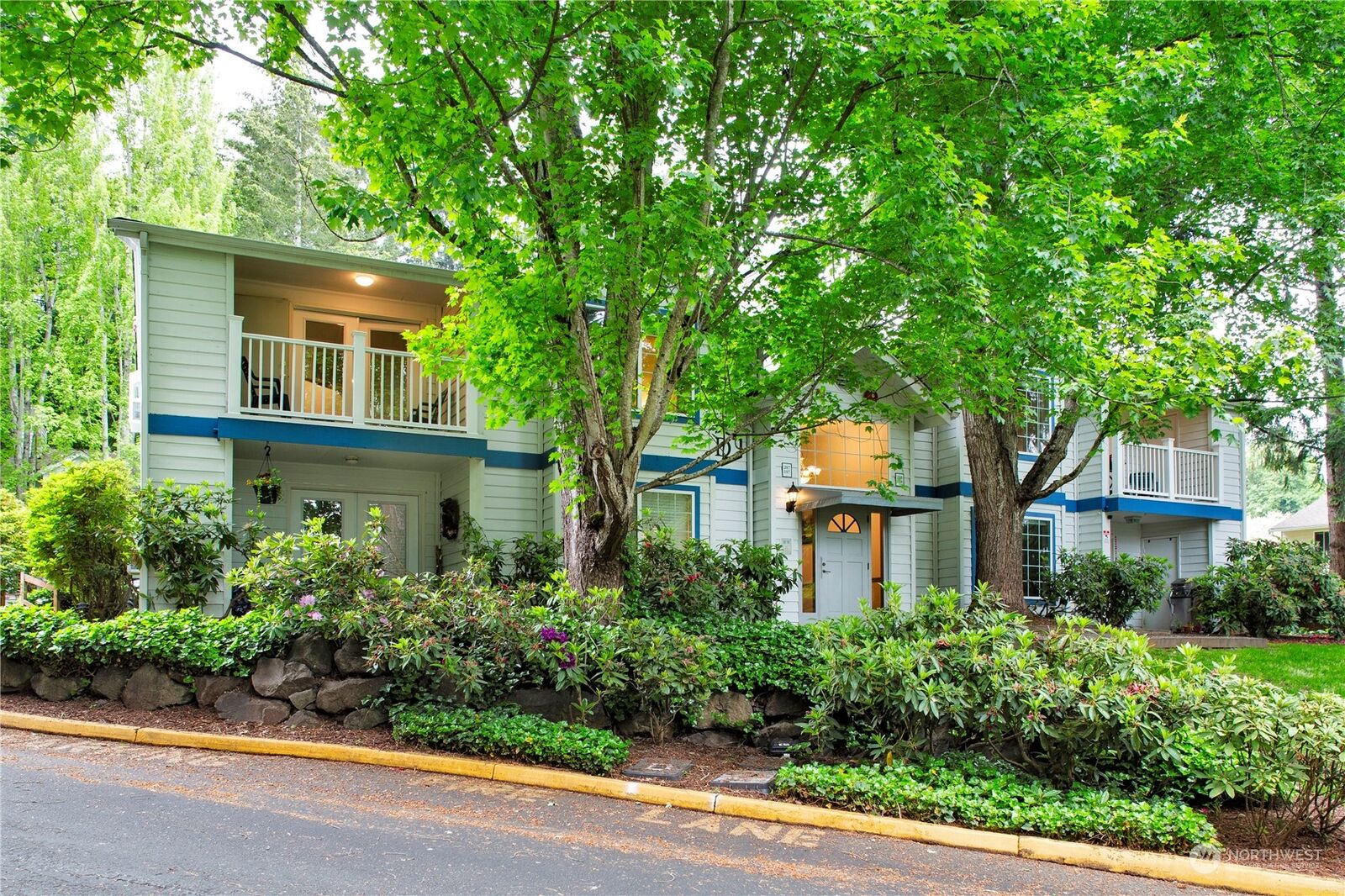 Property Photo:  8653  Avondale Road NE D-208  WA 98052 