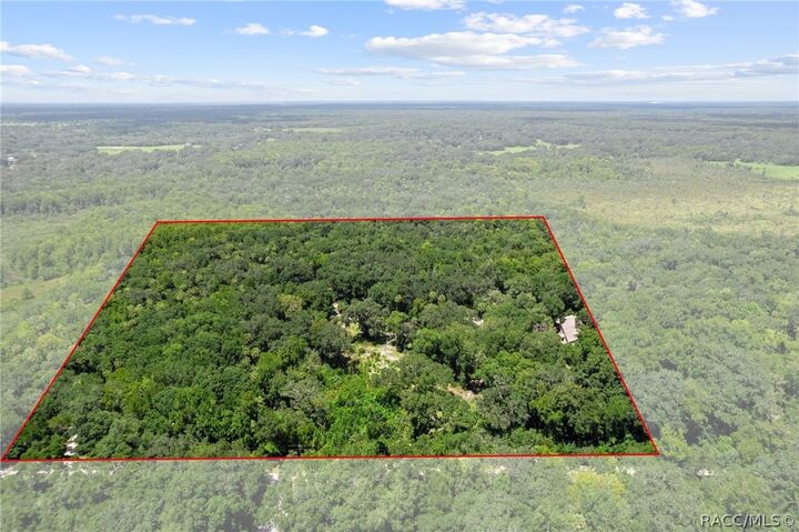 Property Photo: 9215 E Roan Lane FL 34450