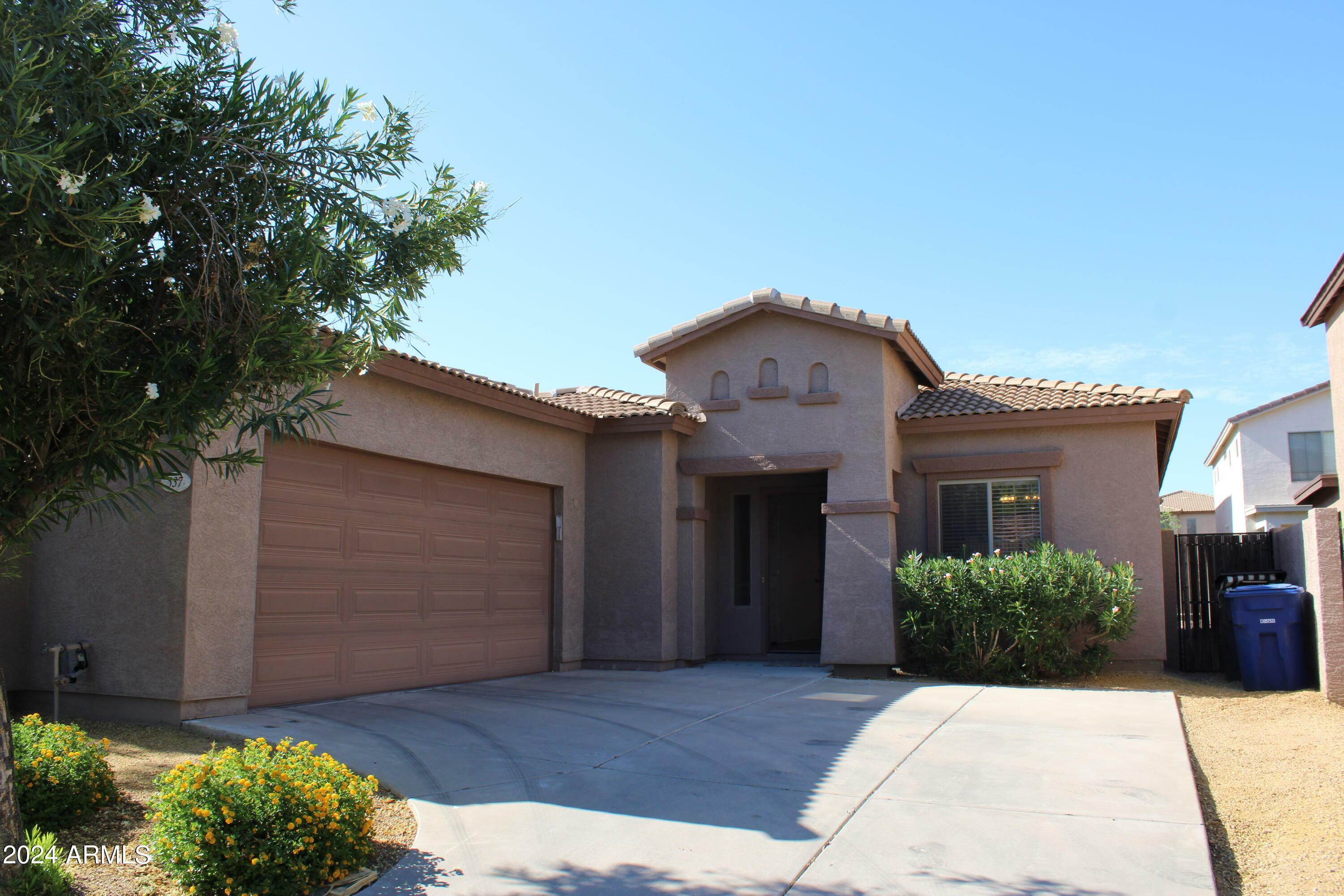 Property Photo:  537 E San Carlos Way  AZ 85249 