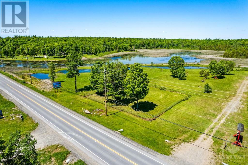 Photo de la propriété:  5060 Calabogie Road  ON K0J 1H0 