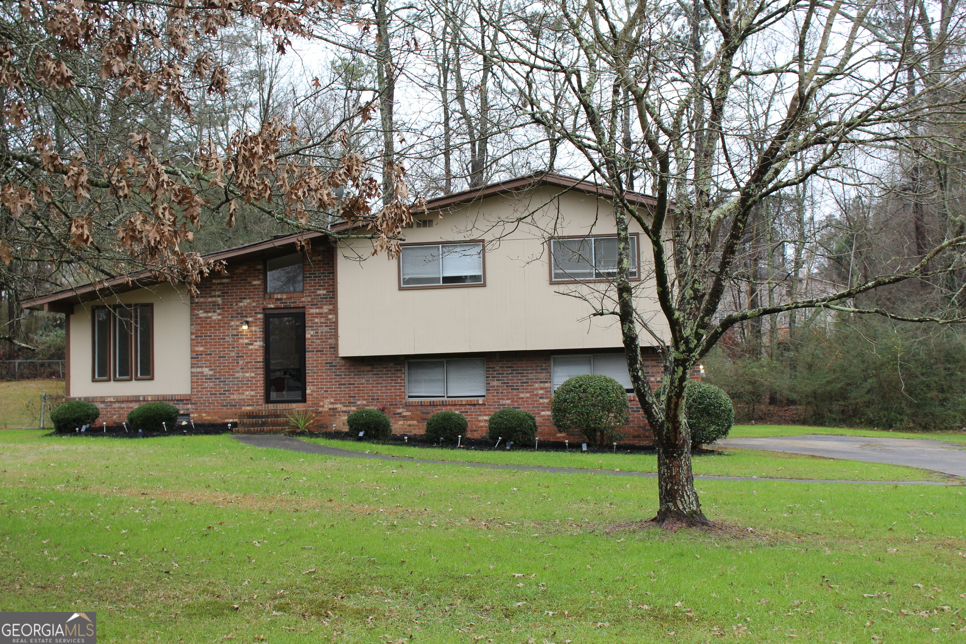 Property Photo:  2405 Falls River Drive  GA 30122 