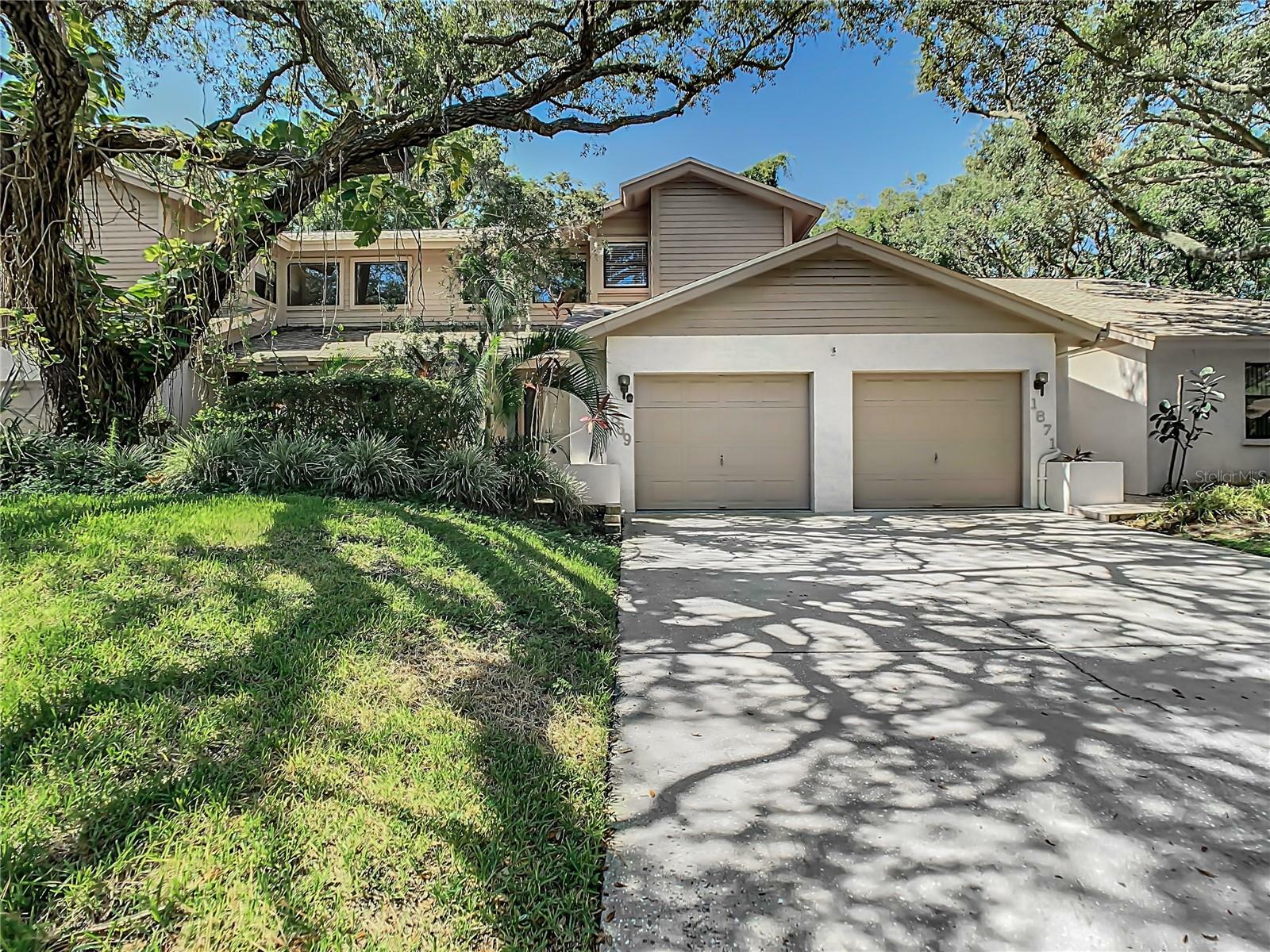 Property Photo: 1869 Whispering Way FL 34689