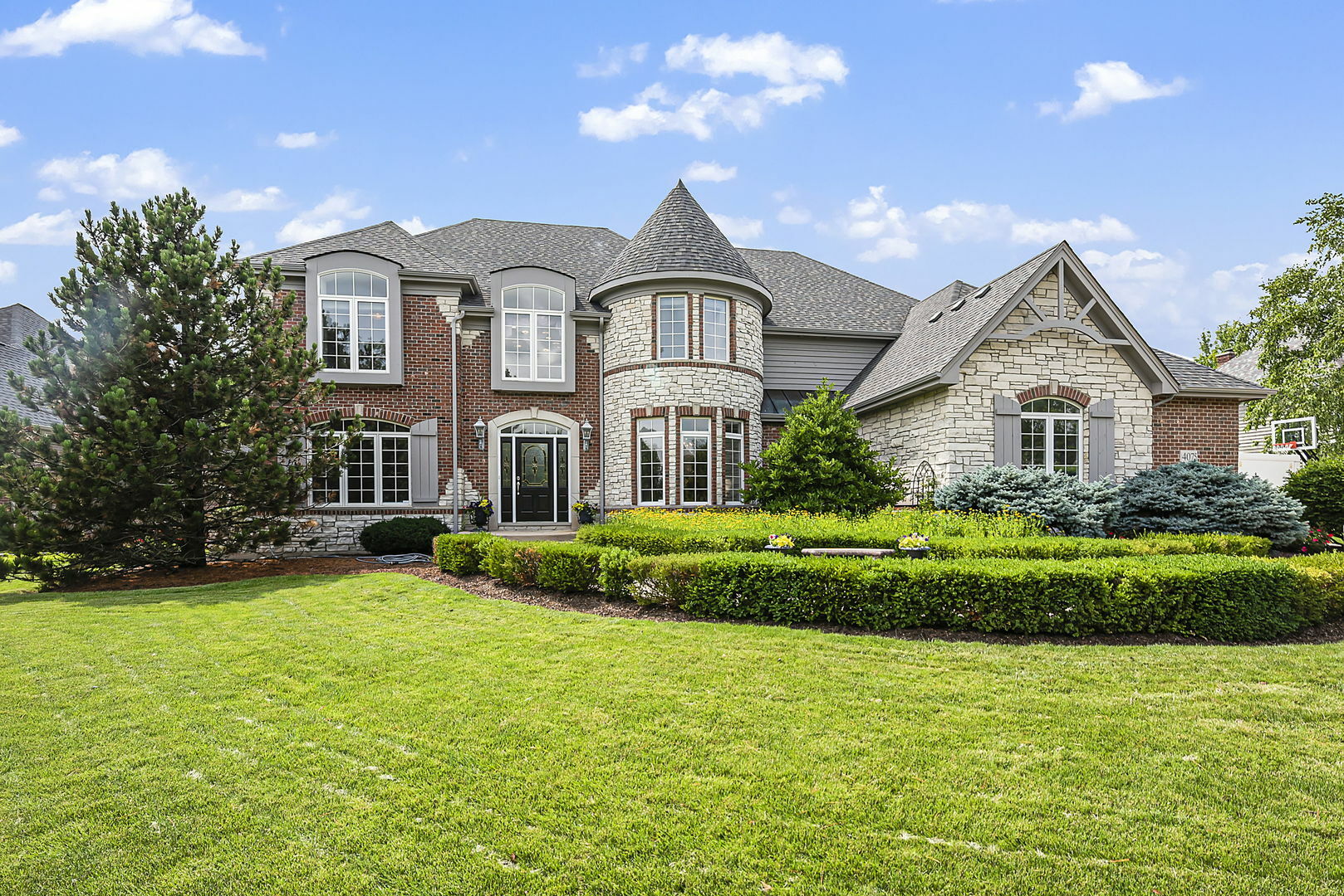 Property Photo: 4075 Meadow View Drive IL 60175