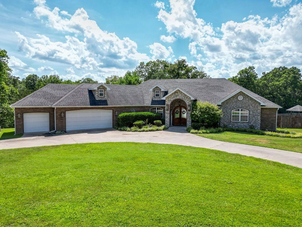 Property Photo:  21819 Meadow Wood Drive  AR 72761 