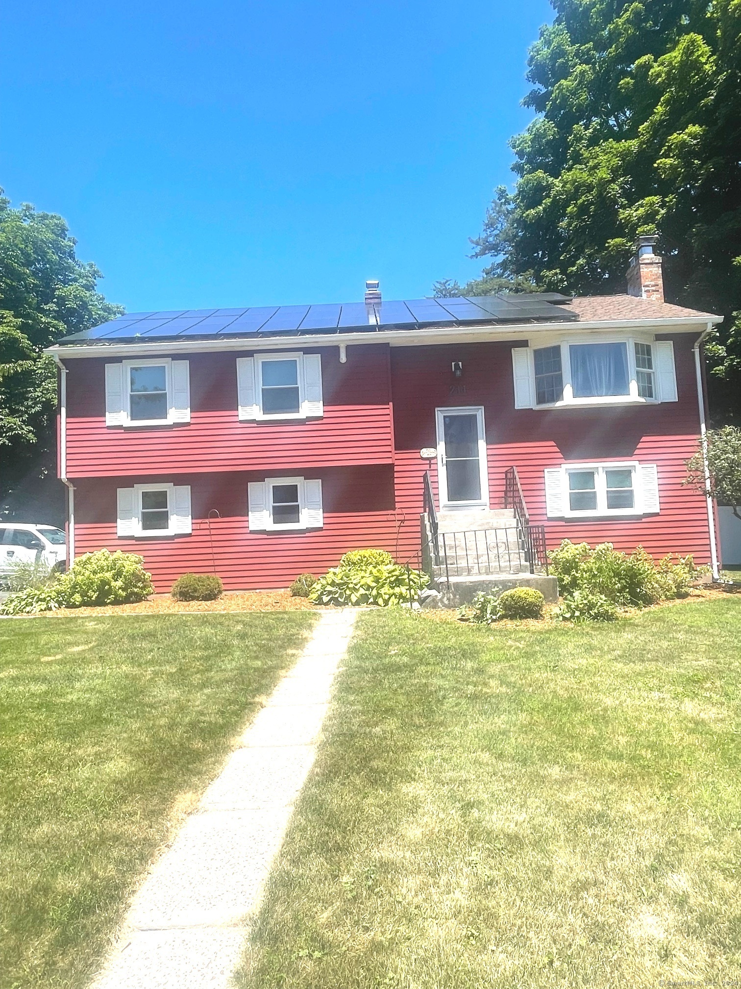 Property Photo:  211 Ridgewood Drive  CT 06067 