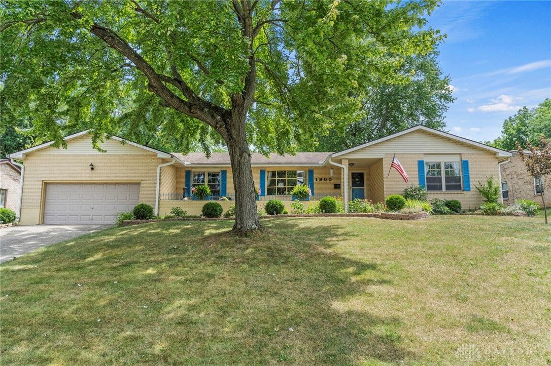 Property Photo: 1905 Langview Drive OH 45324