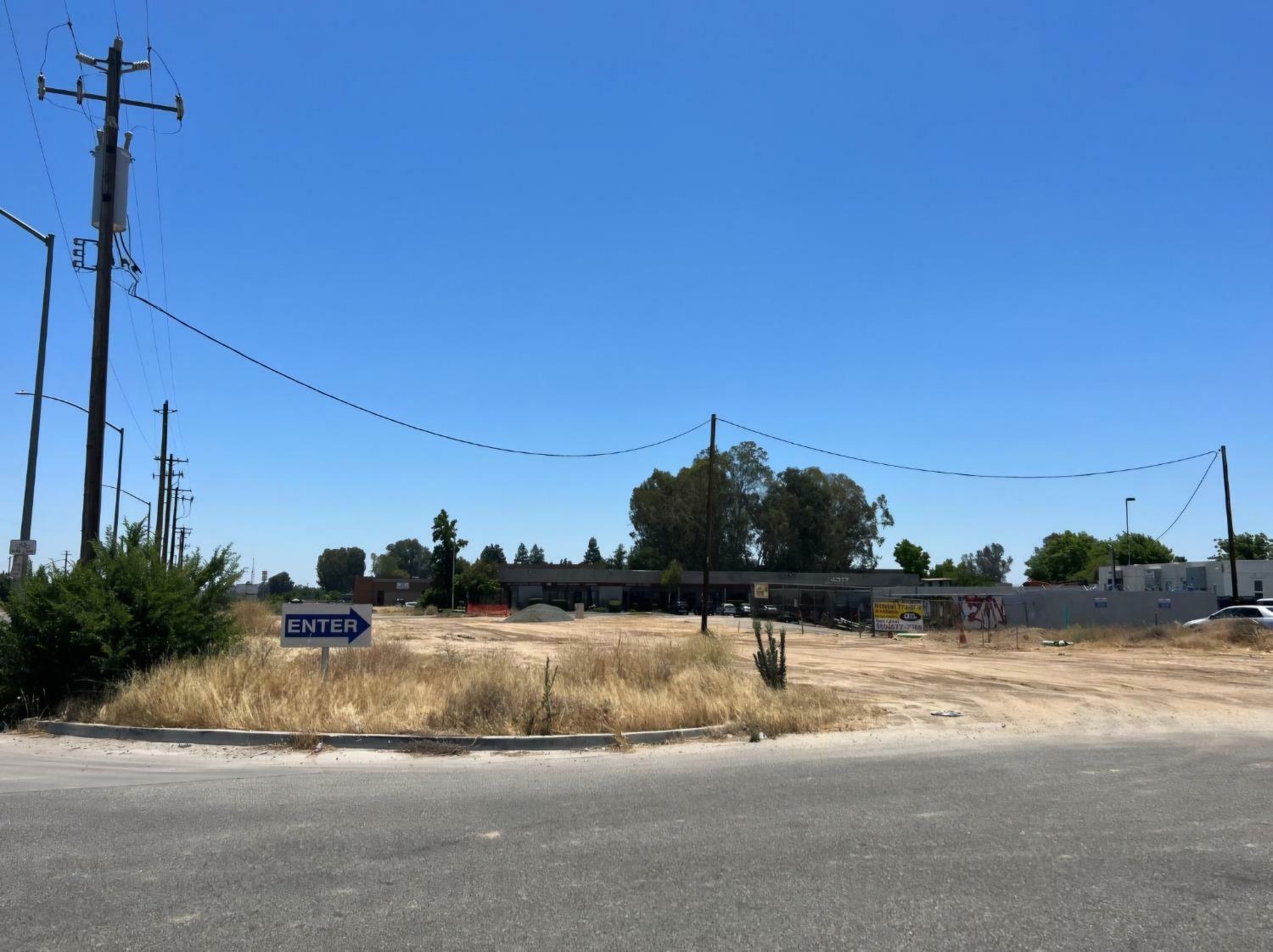 Property Photo:  4367 N Golden State Blvd  CA 93722 