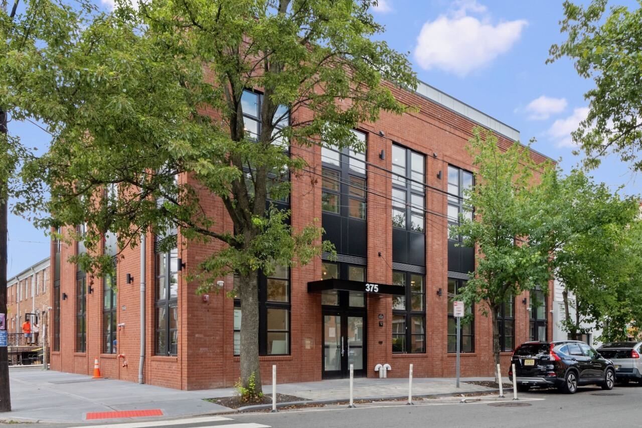 Property Photo:  375 Monmouth St 4  NJ 07302 