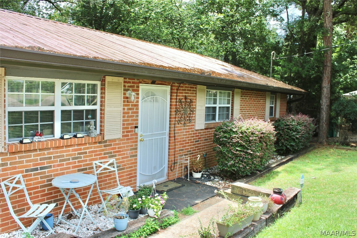 Property Photo:  360 Hillcrest Street  AL 36078 