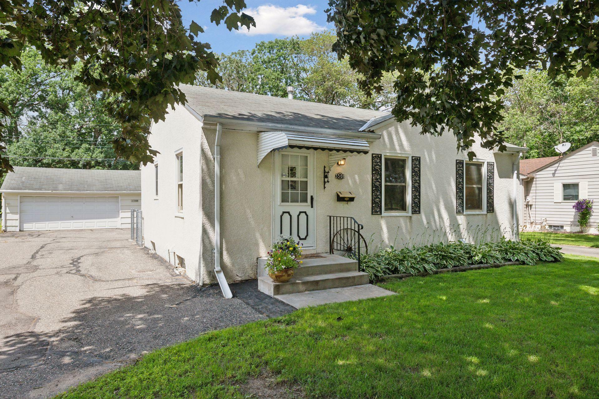 Property Photo:  3308 Aquila Avenue S  MN 55426 