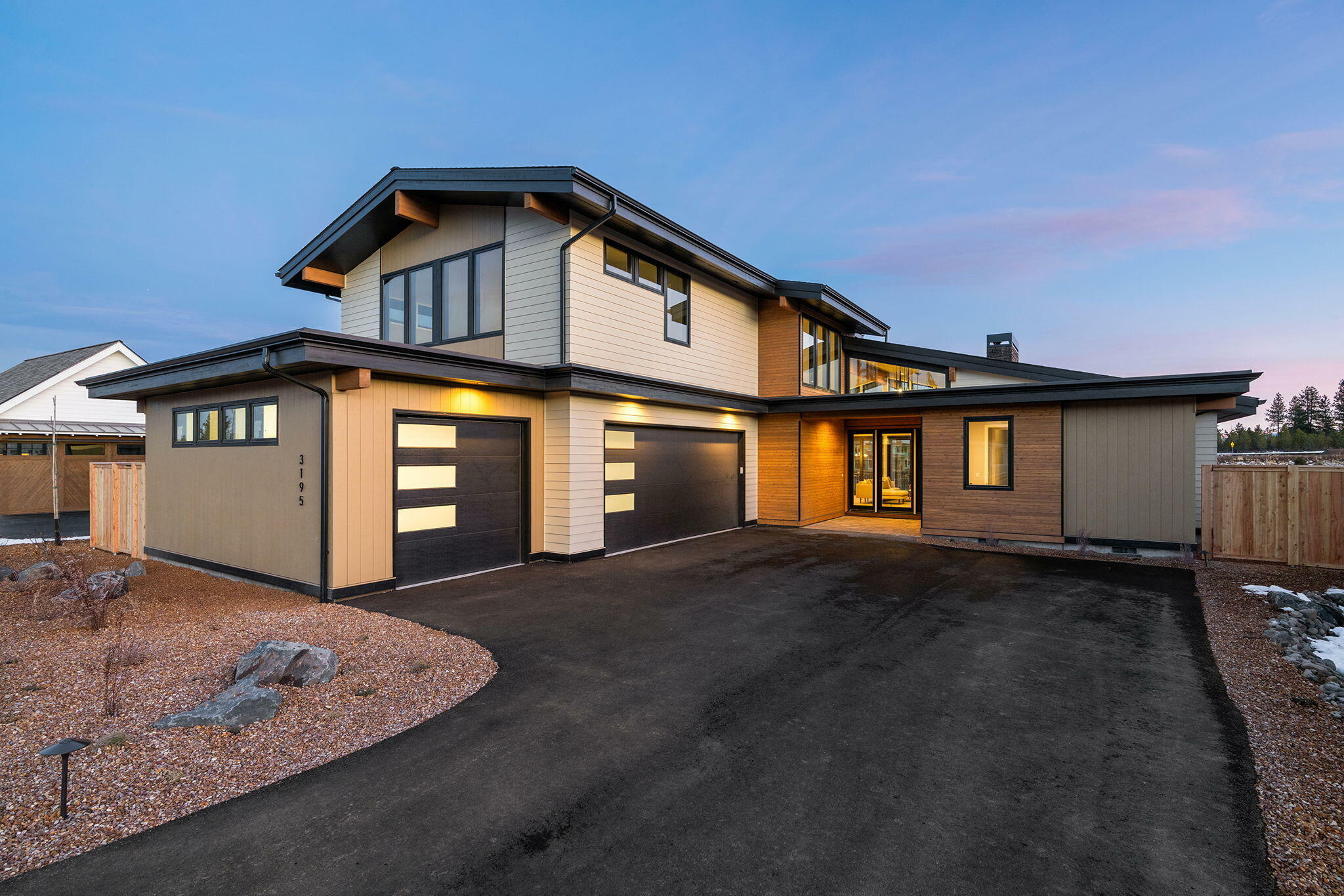 Property Photo: 3195 NW Strickland Way OR 97703