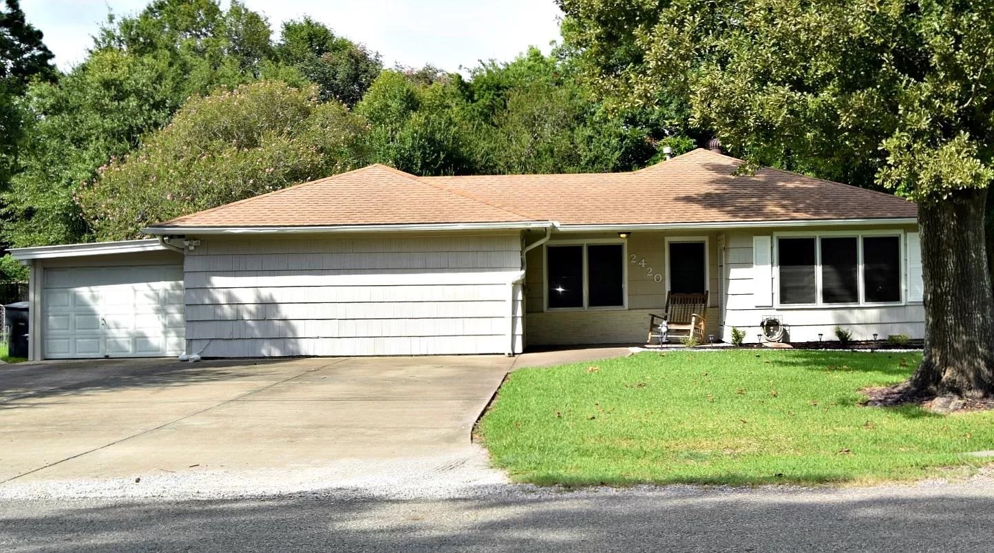 Property Photo:  2420 Owens  TX 77619 