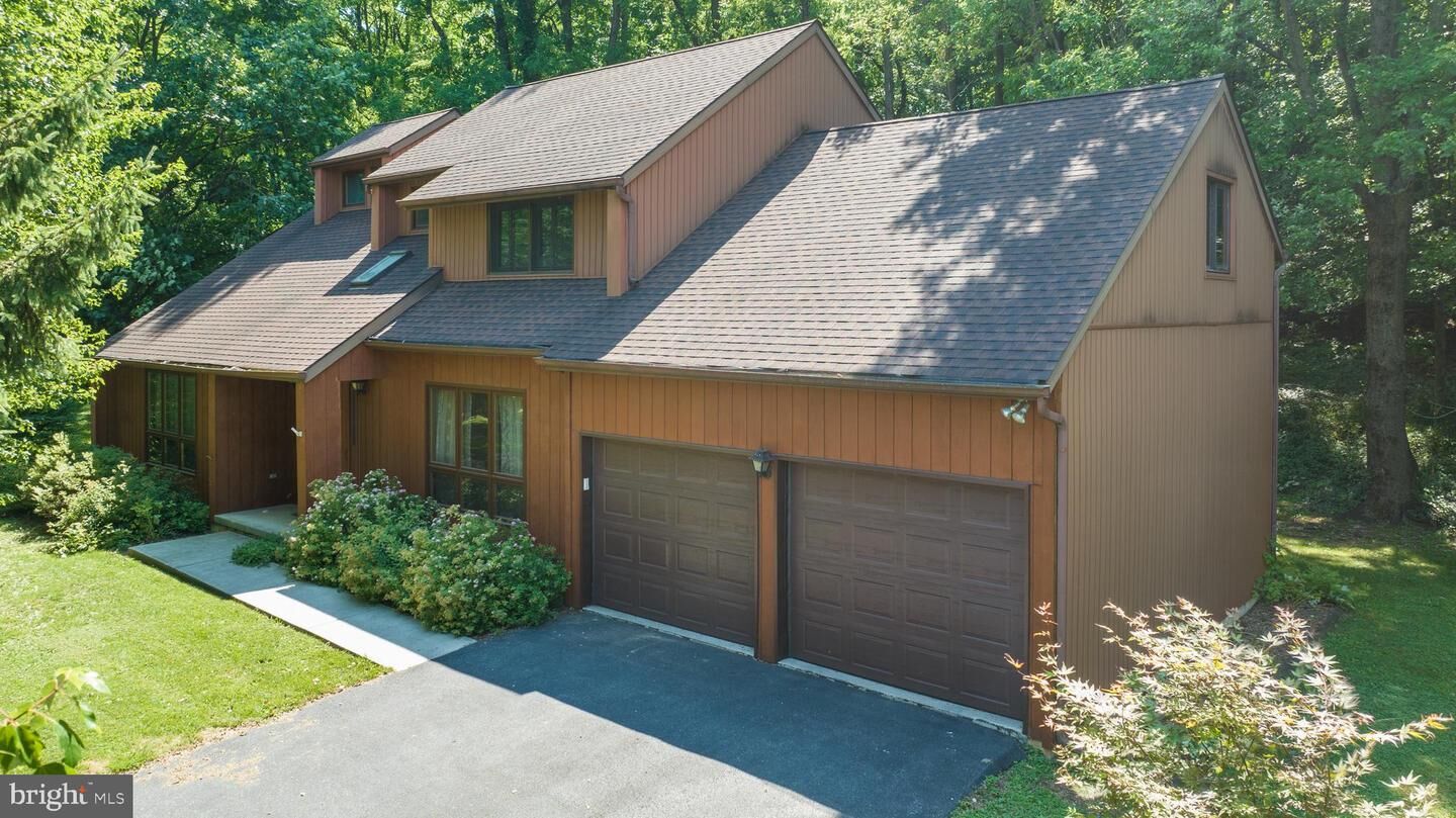 Property Photo: 5745 Leesport Avenue PA 19605