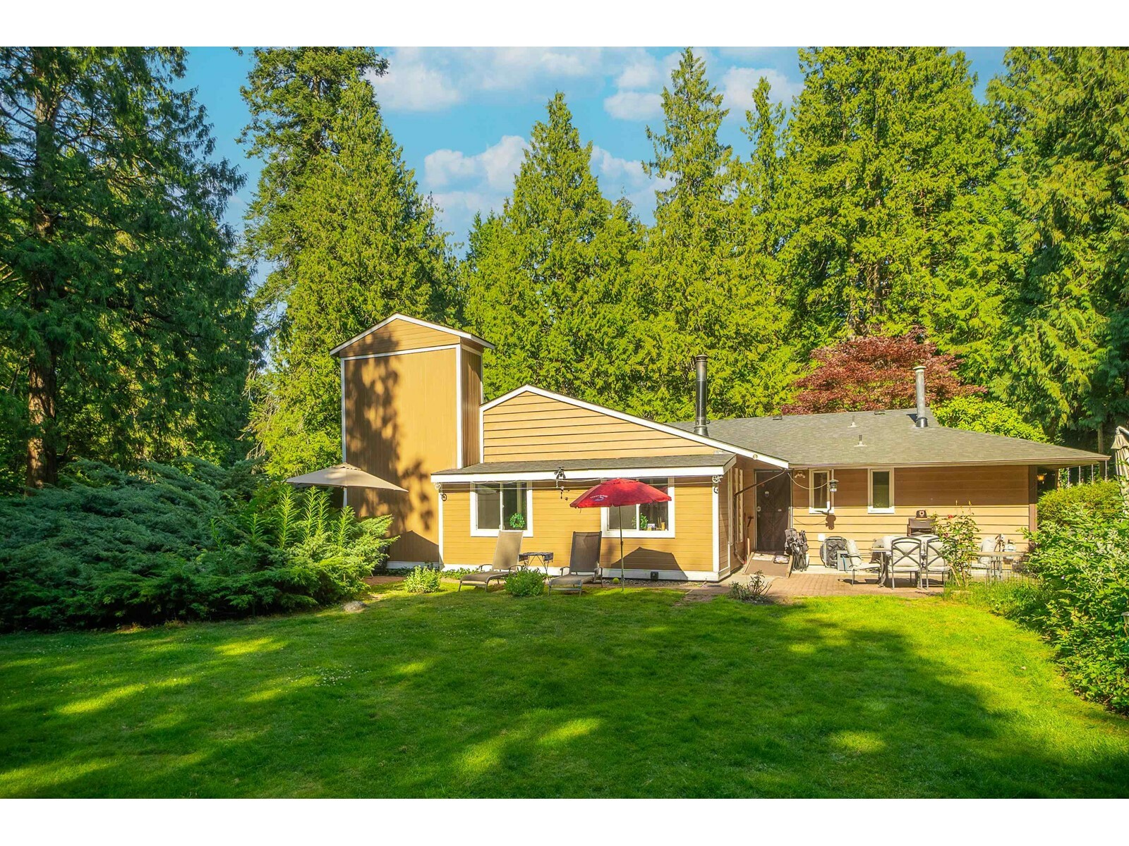 Property Photo:  13425 Woodcrest  BC V4P 1W3 