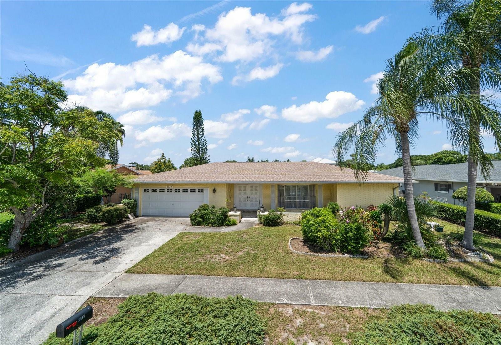 Property Photo:  3934 Venetian Way  FL 33634 