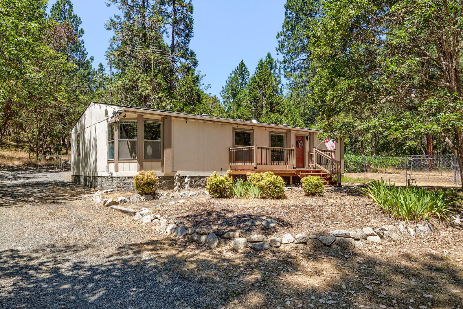 Property Photo:  1060 Walker Road  OR 97527 