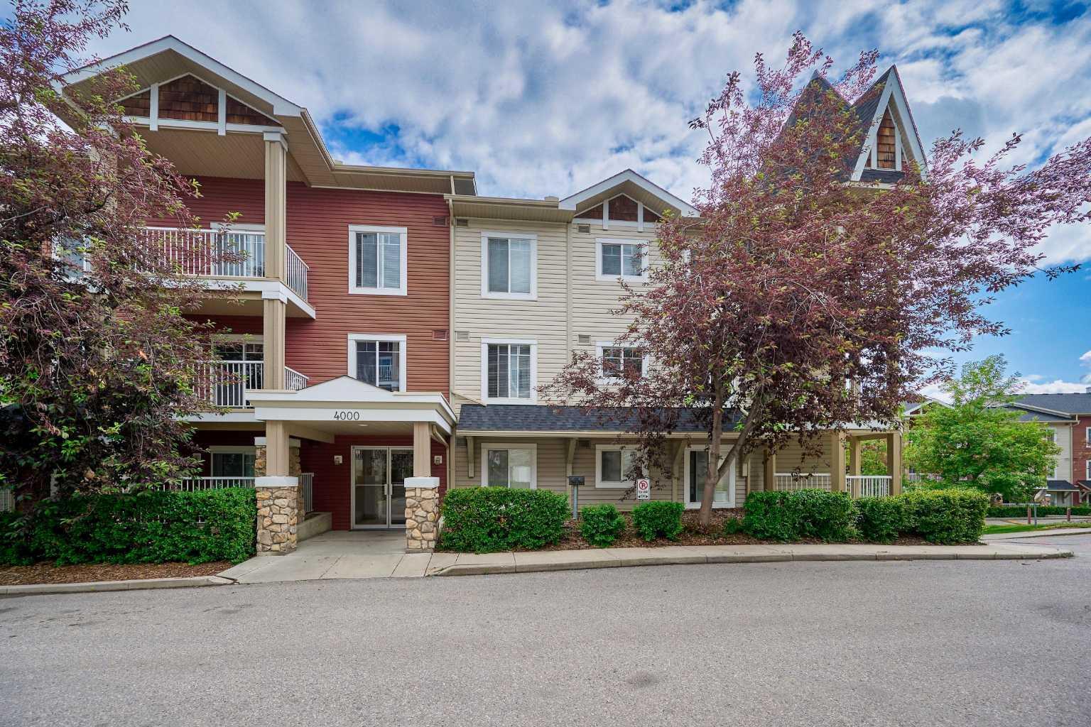 Property Photo: 70 Panamount Drive NW 4214 AB T3K 5Z1