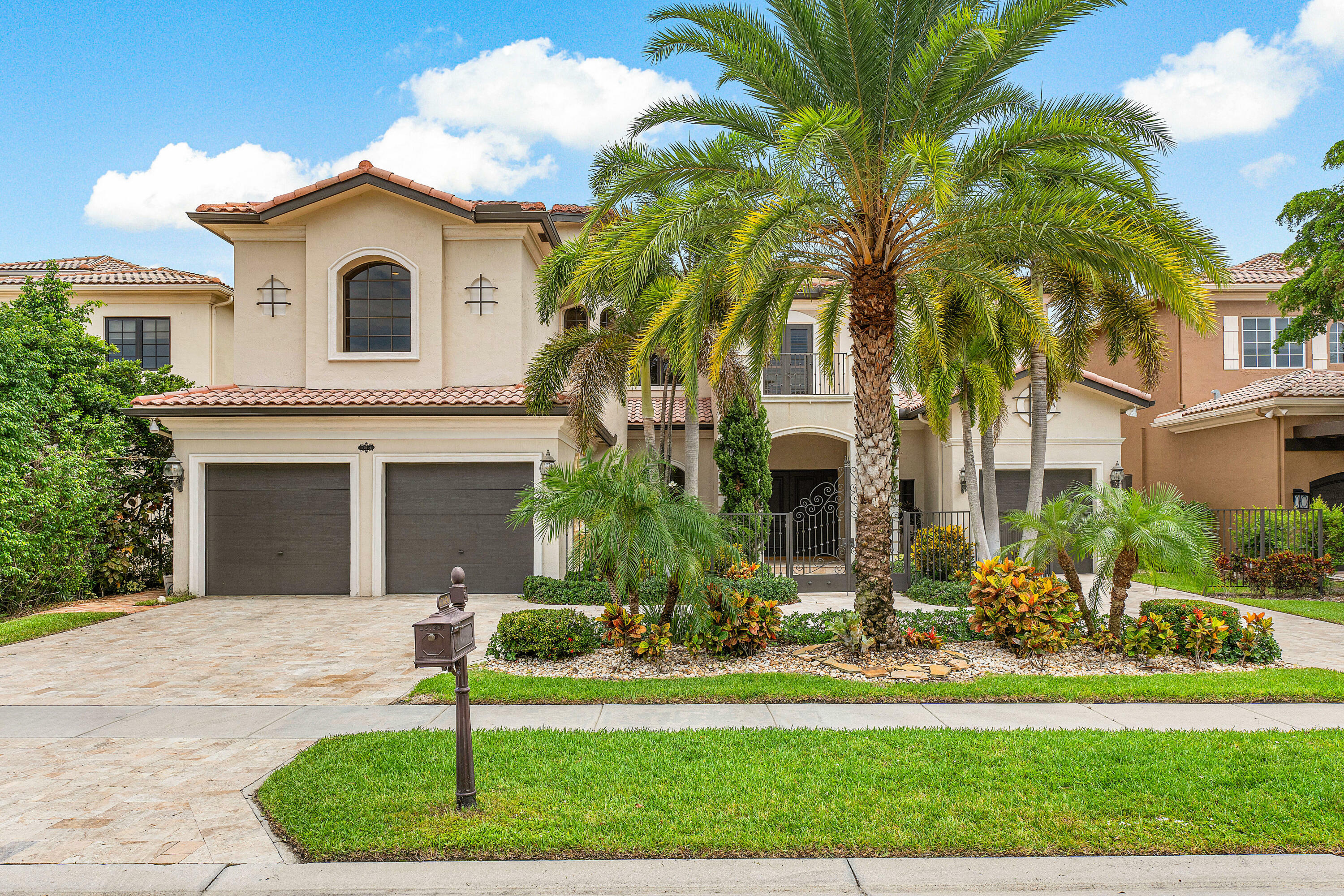 Property Photo:  17606 Circle Pond Court  FL 33496 