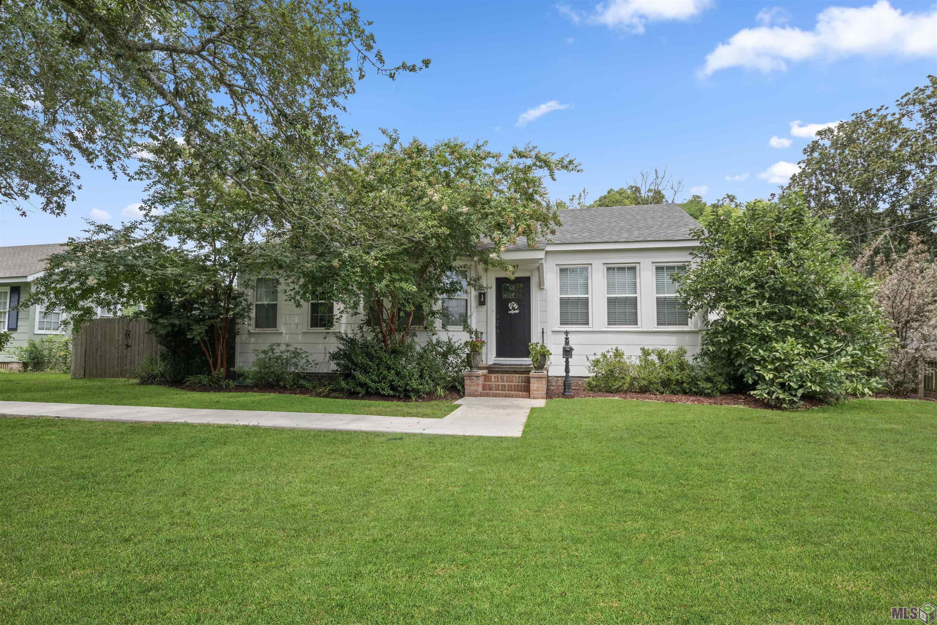Property Photo:  1537 Pickett Ave  LA 70808 