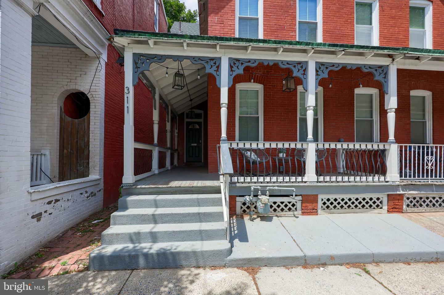 Property Photo:  311 W Lemon Street  PA 17603 