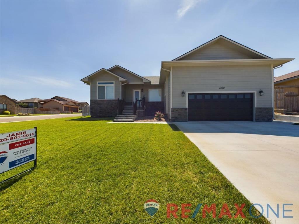 2280 Glenwood Drive  Garden City KS 67846 photo