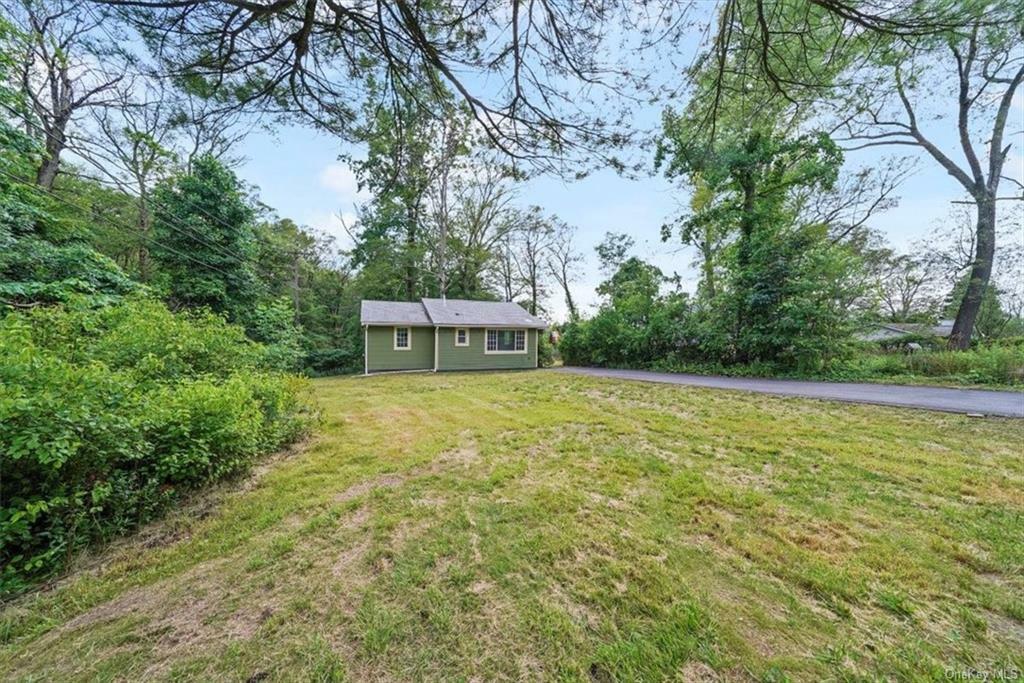 Property Photo:  16 Estybrook Trail  NY 10950 