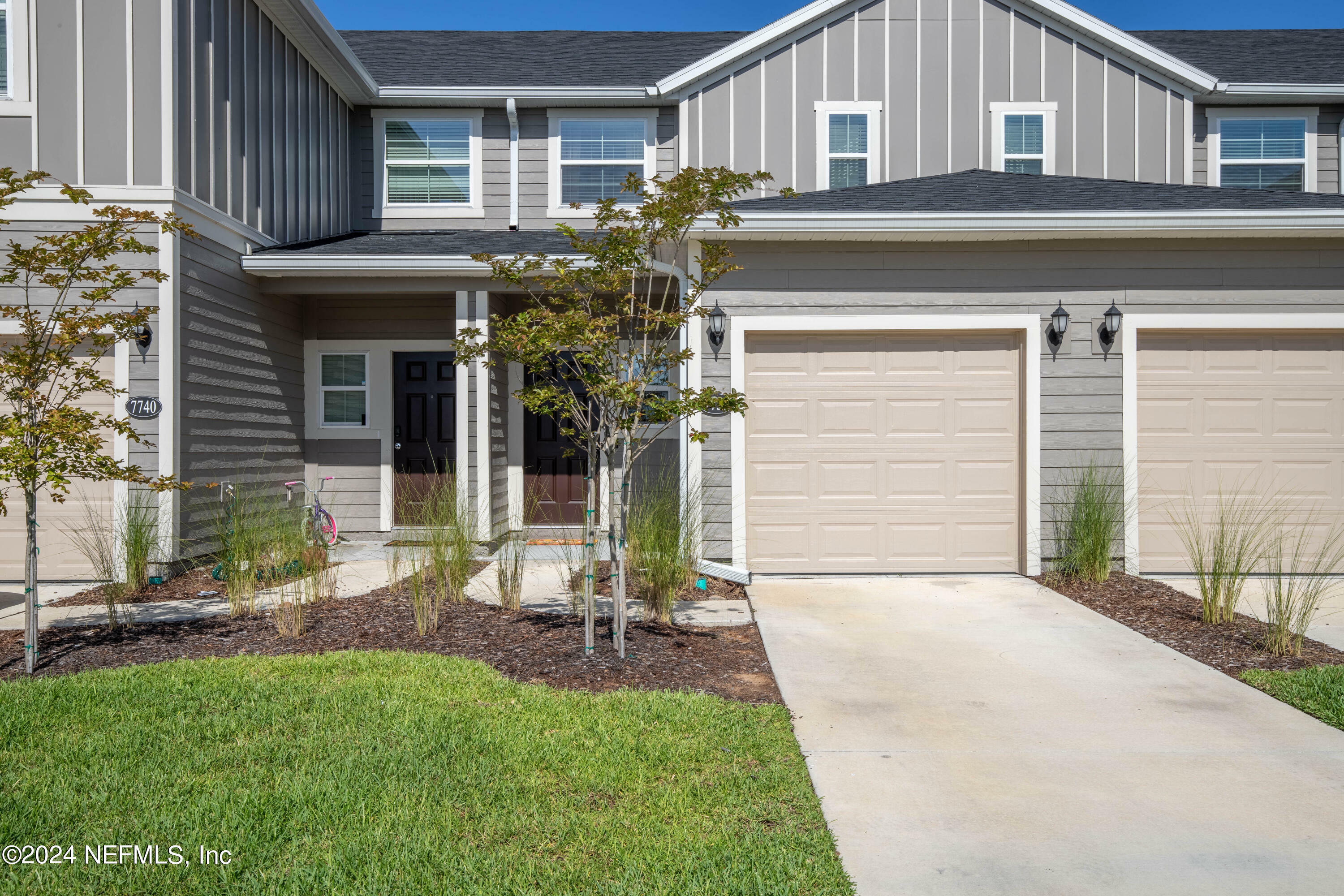 Property Photo:  7738 Merchants Way  FL 32222 