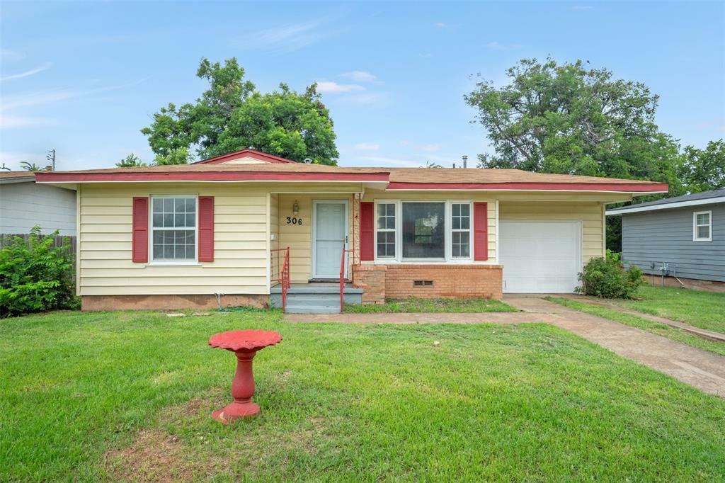 Property Photo:  306 Westside Drive  TX 76301 