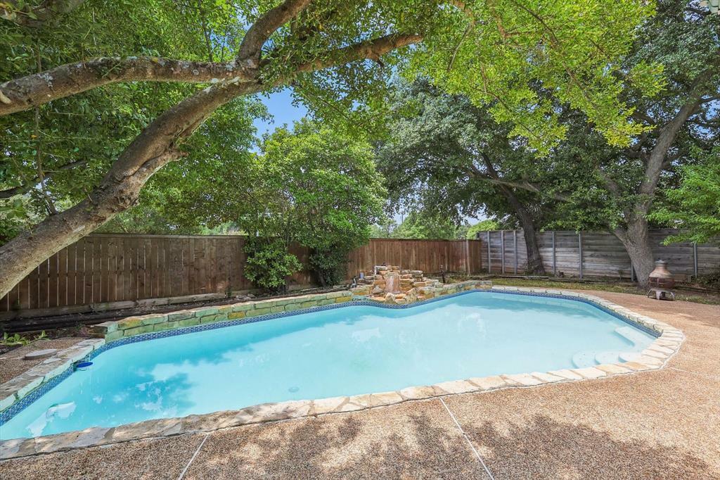 Property Photo:  6908 Heatherknoll Drive  TX 75248 