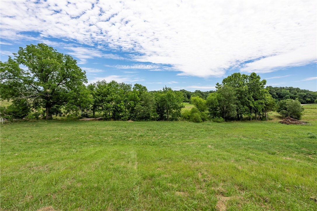 Property Photo:  2386 S Barrington Road  AR 72762 