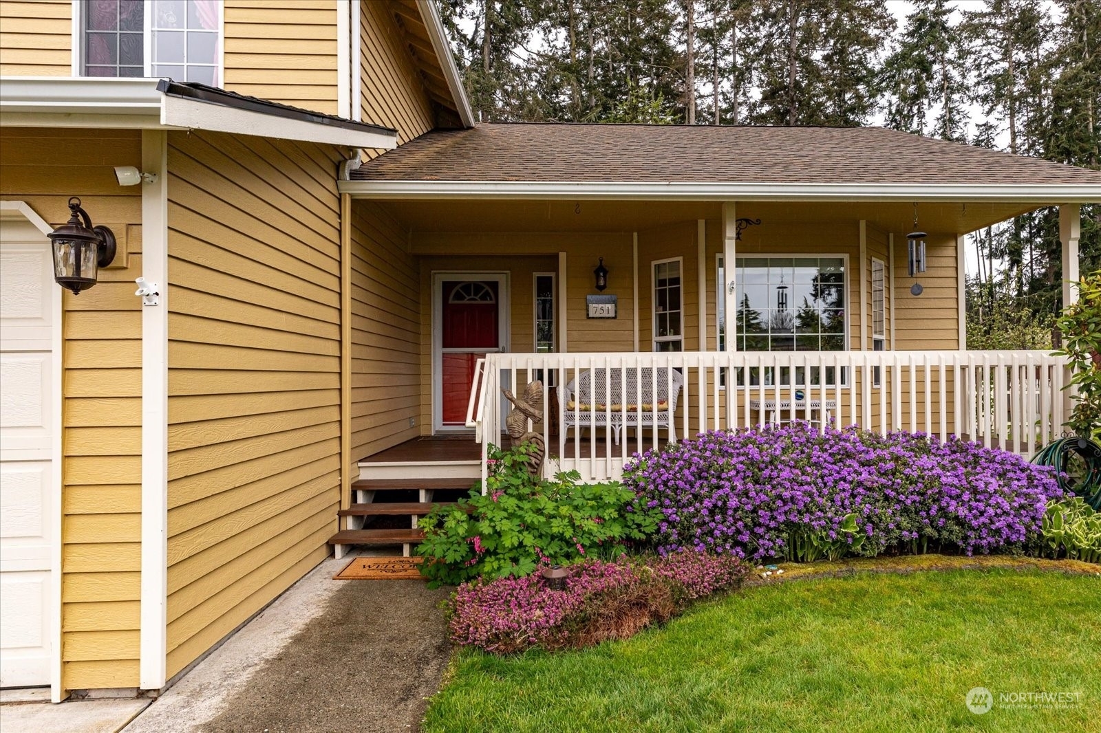 Property Photo:  751 NW 1st Avenue  WA 98277 