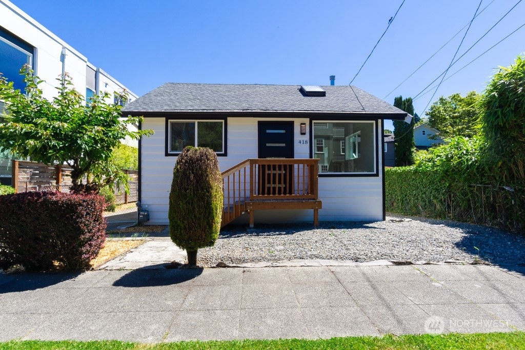 Property Photo:  418 31st Avenue E  WA 98112 