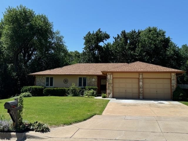 2515 Glacier Dr  Wichita KS 67215 photo