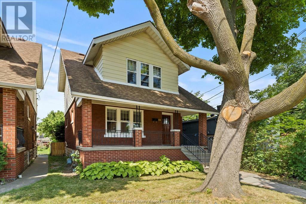 Property Photo:  1007 Elm Avenue  ON N9A 5H8 