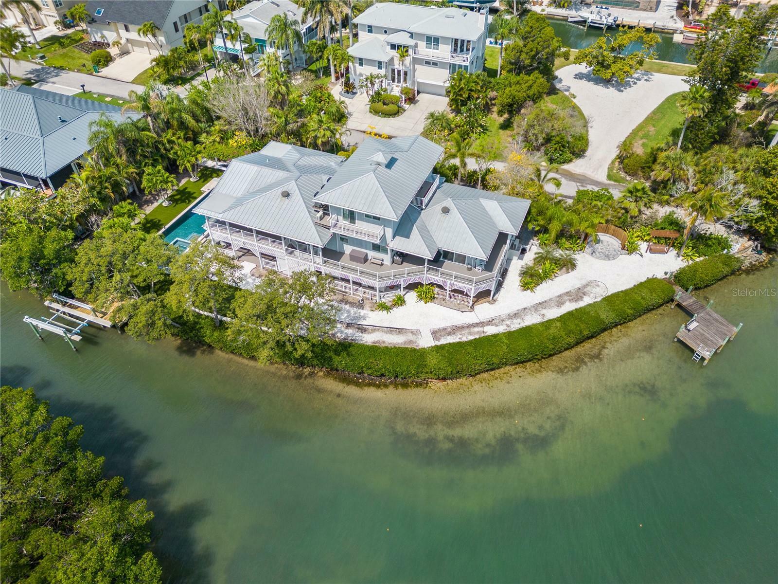 Property Photo: 750 Penfield Street FL 34228