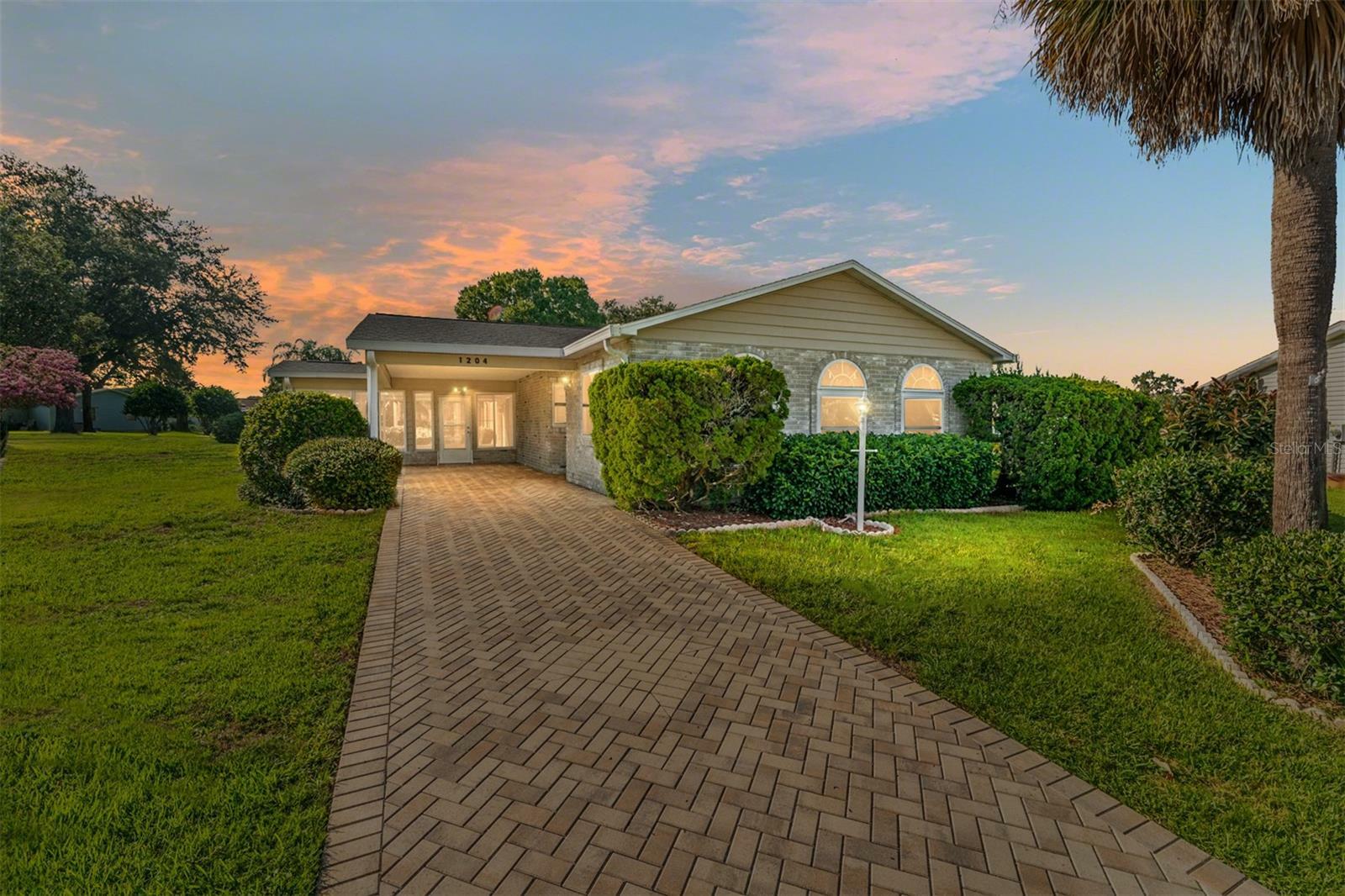 Property Photo:  1204 Maria Court  FL 32159 