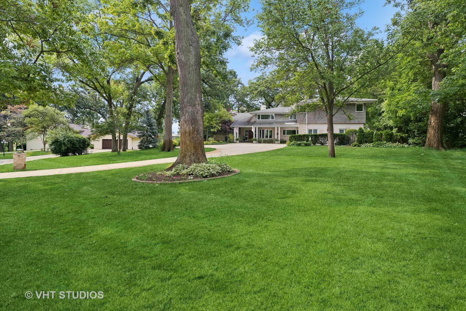 Property Photo:  7 Baybrook Court  IL 60523 