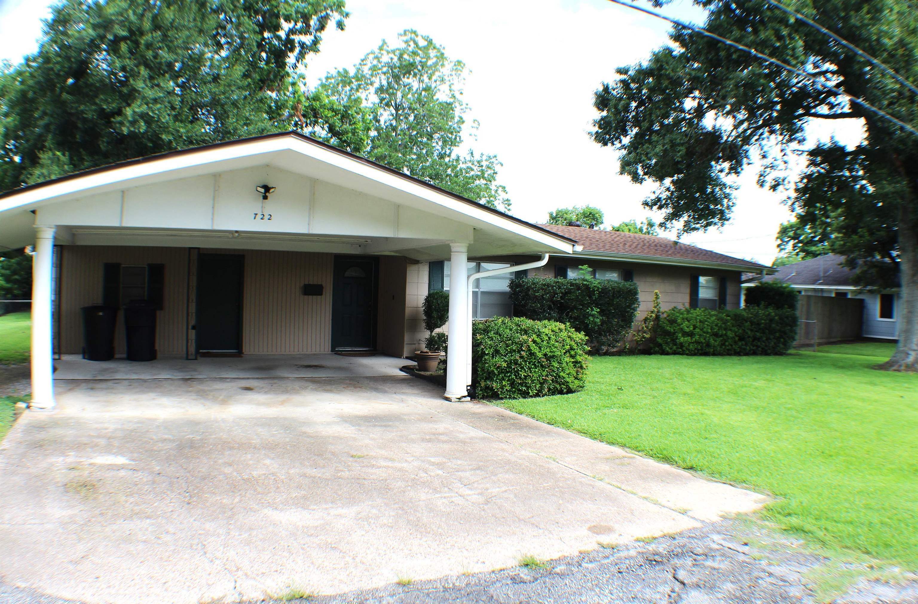 Property Photo:  722 Atlanta Ave.  TX 77627 