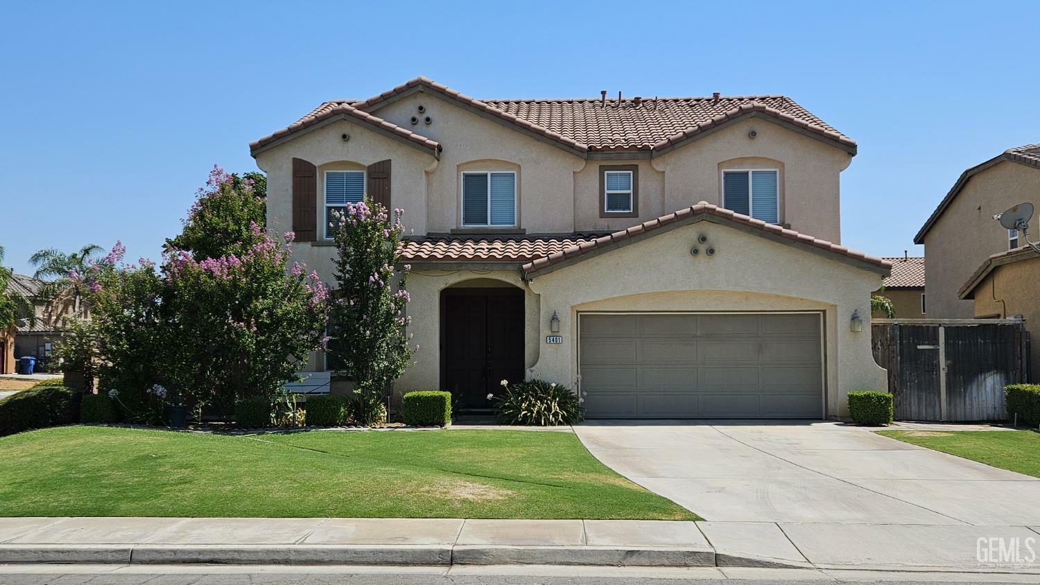 5401 Viewcrest Drive  Bakersfield CA 93313 photo