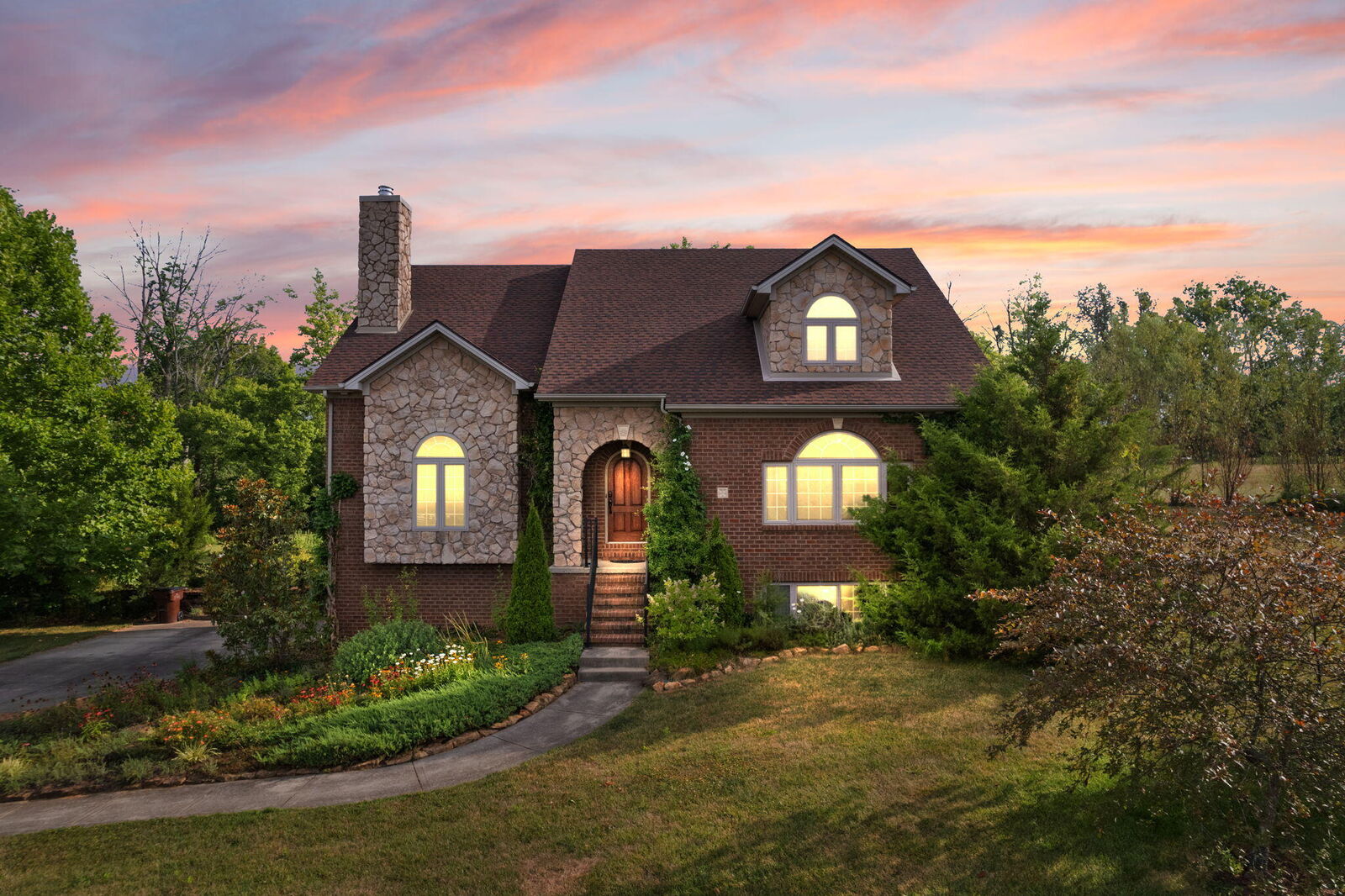 Property Photo: 1606 Merlot Court KY 40403
