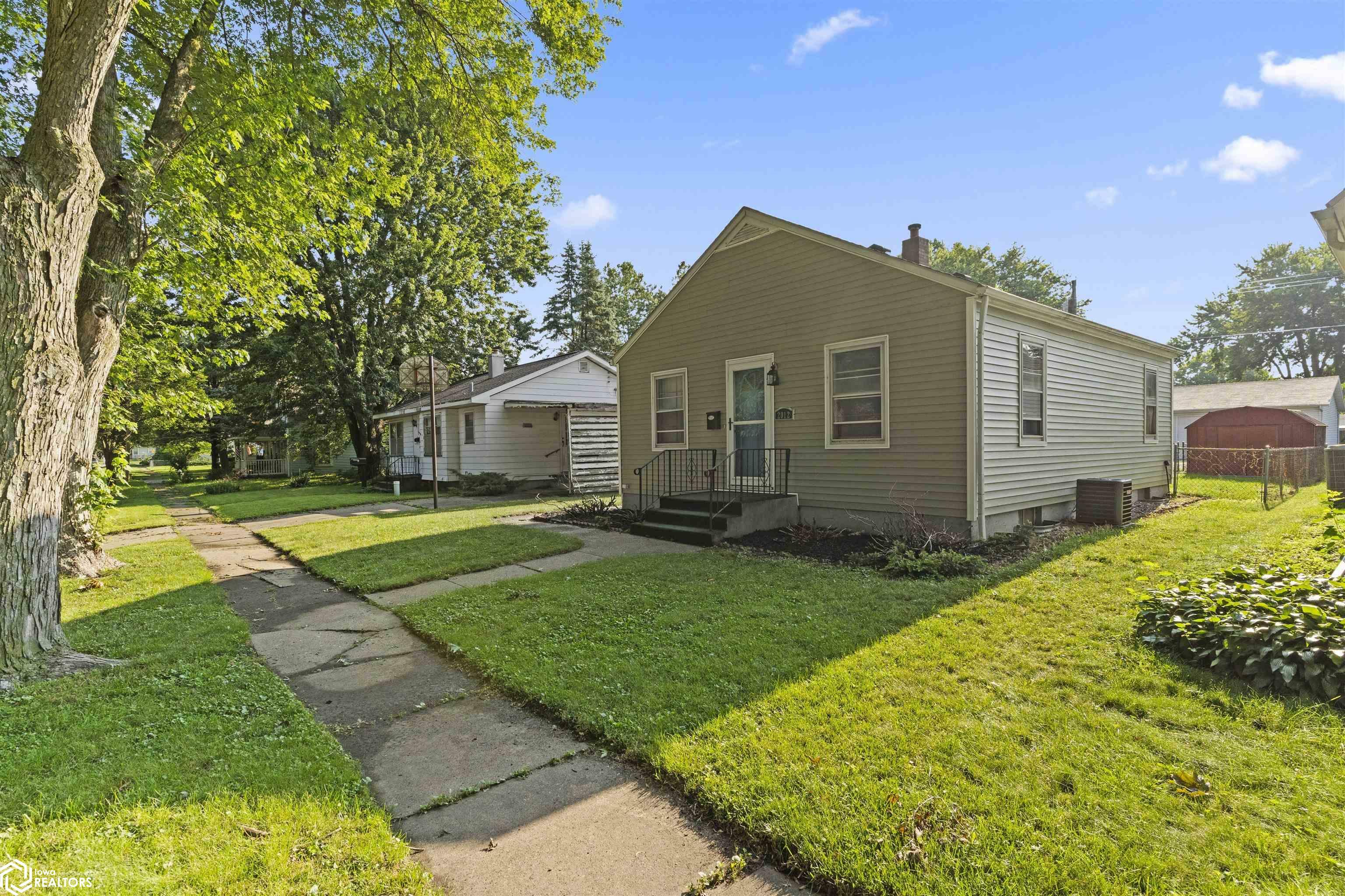 Property Photo:  2012 S 15th Street  IA 52601 