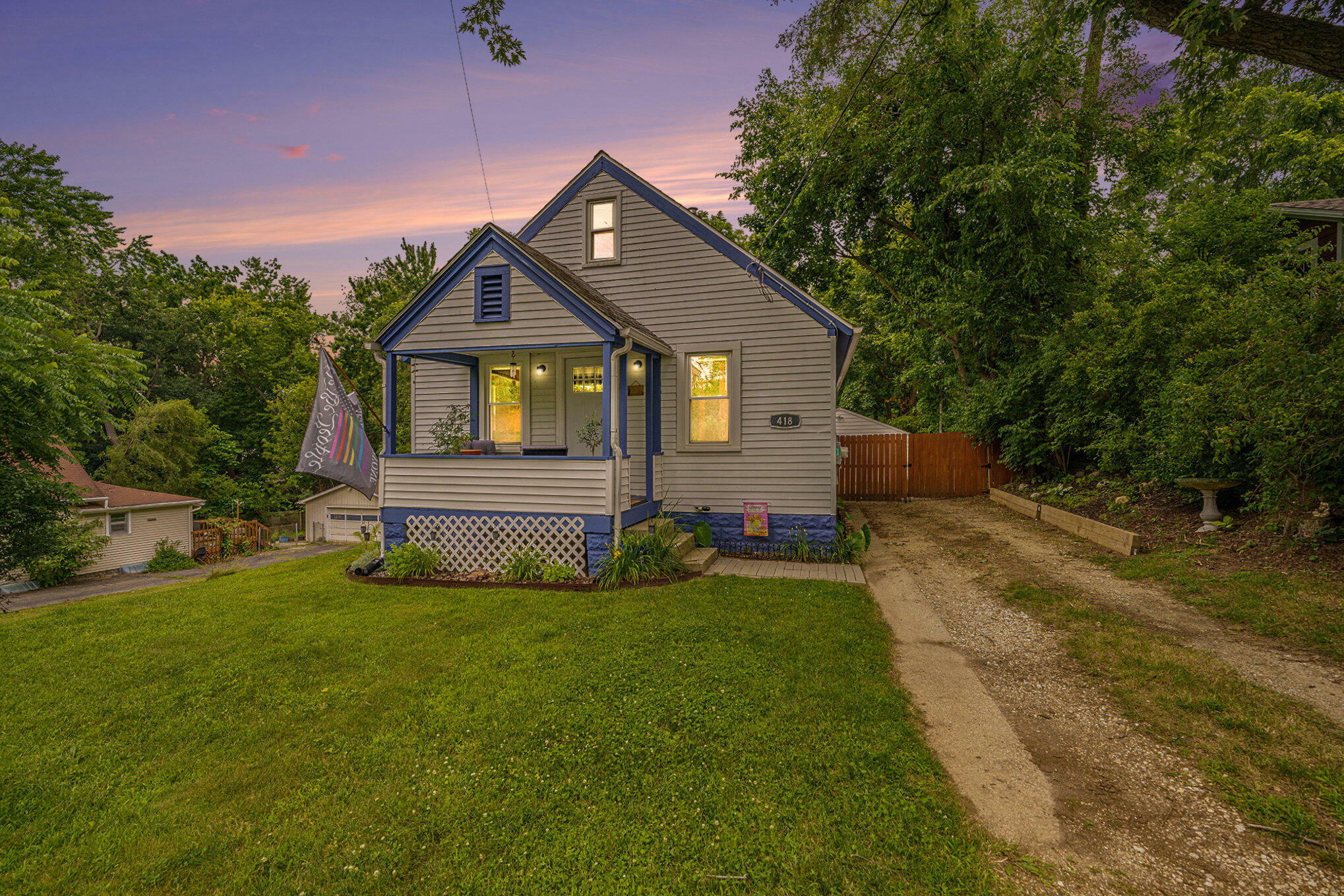 Property Photo:  418 Pierce Avenue  MI 49001 