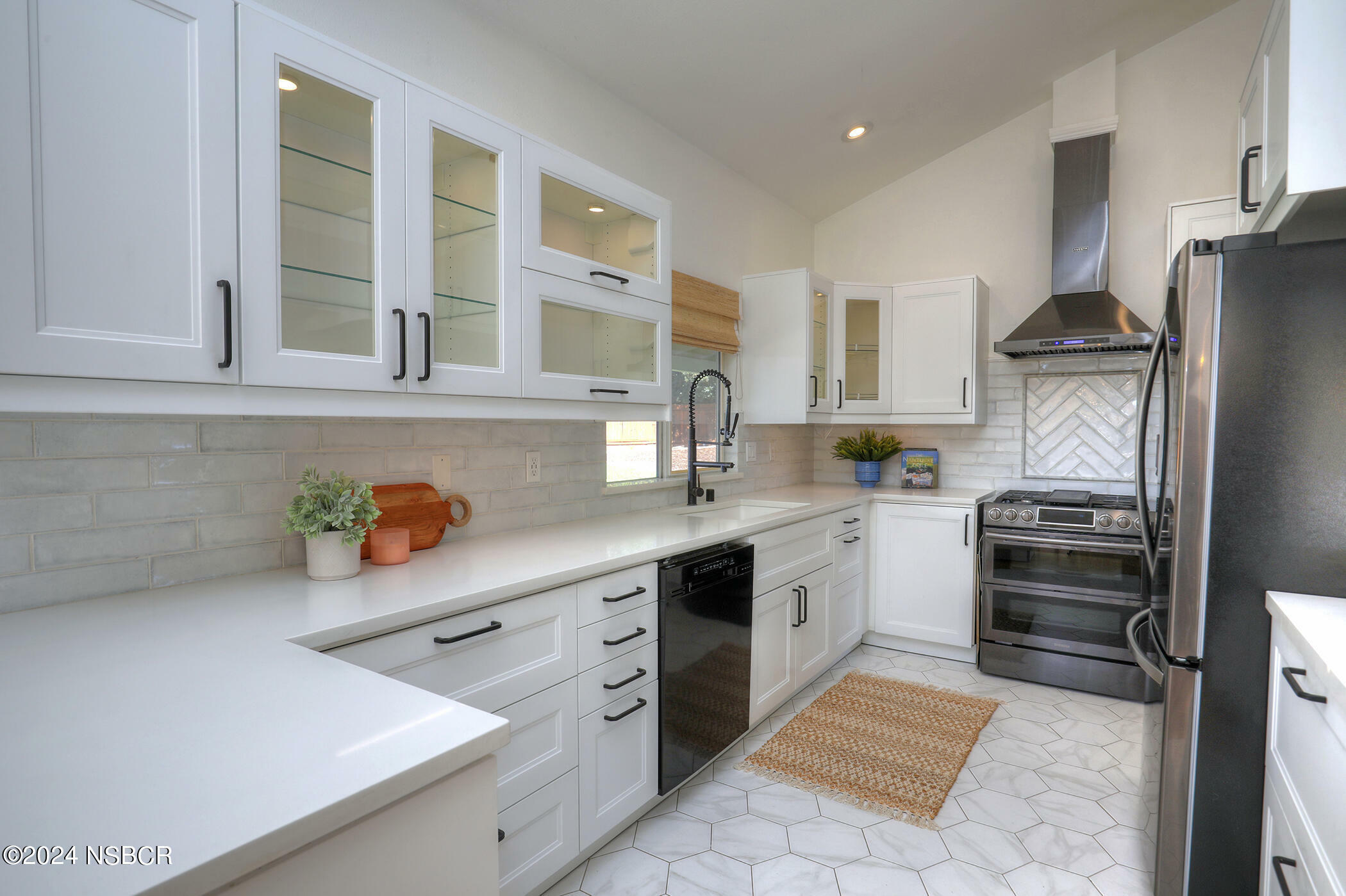 Property Photo:  1391 Faraday Street  CA 93460 