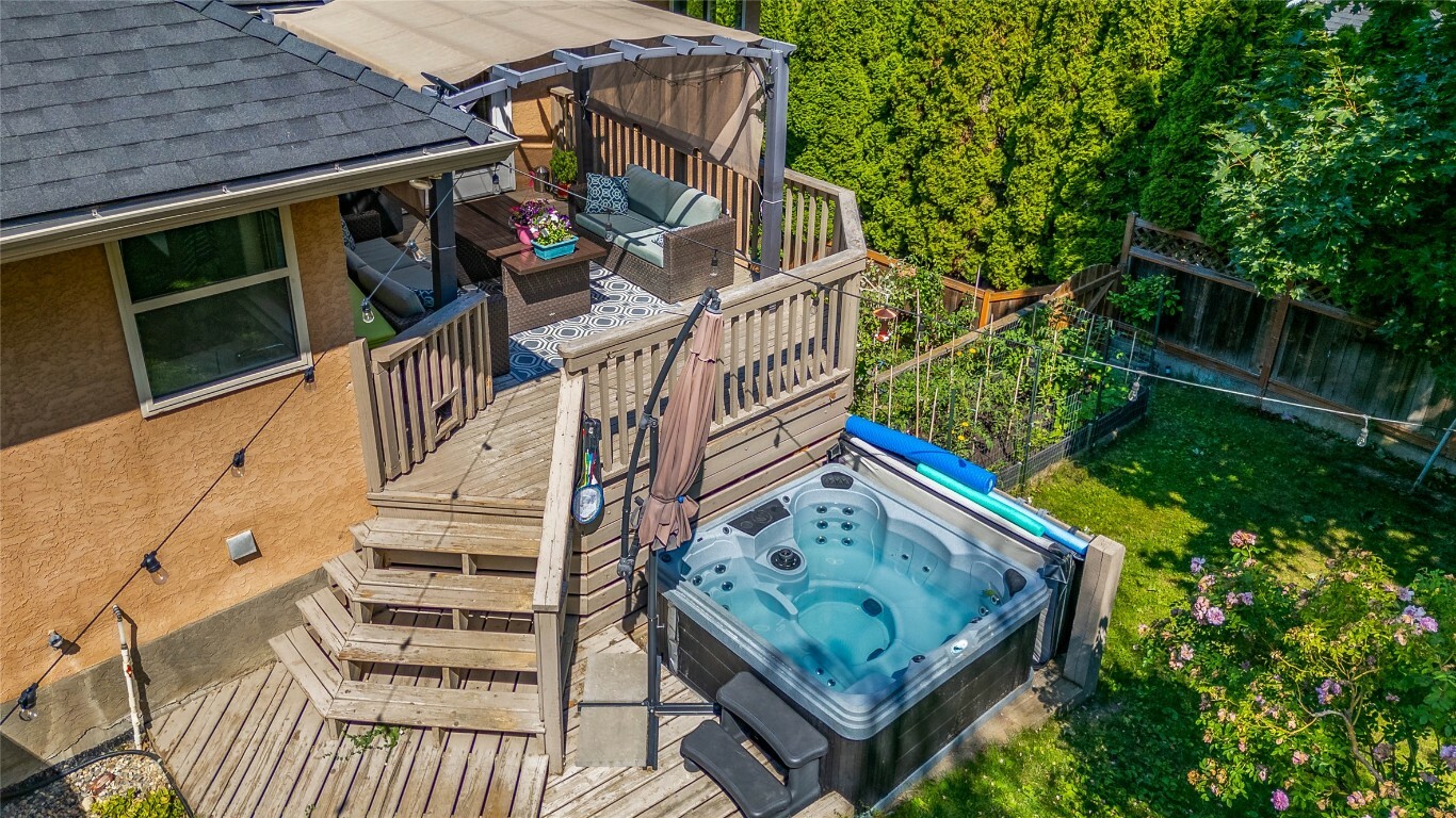 Property Photo:  1759 Spruceglen Drive  BC V1V 1S8 