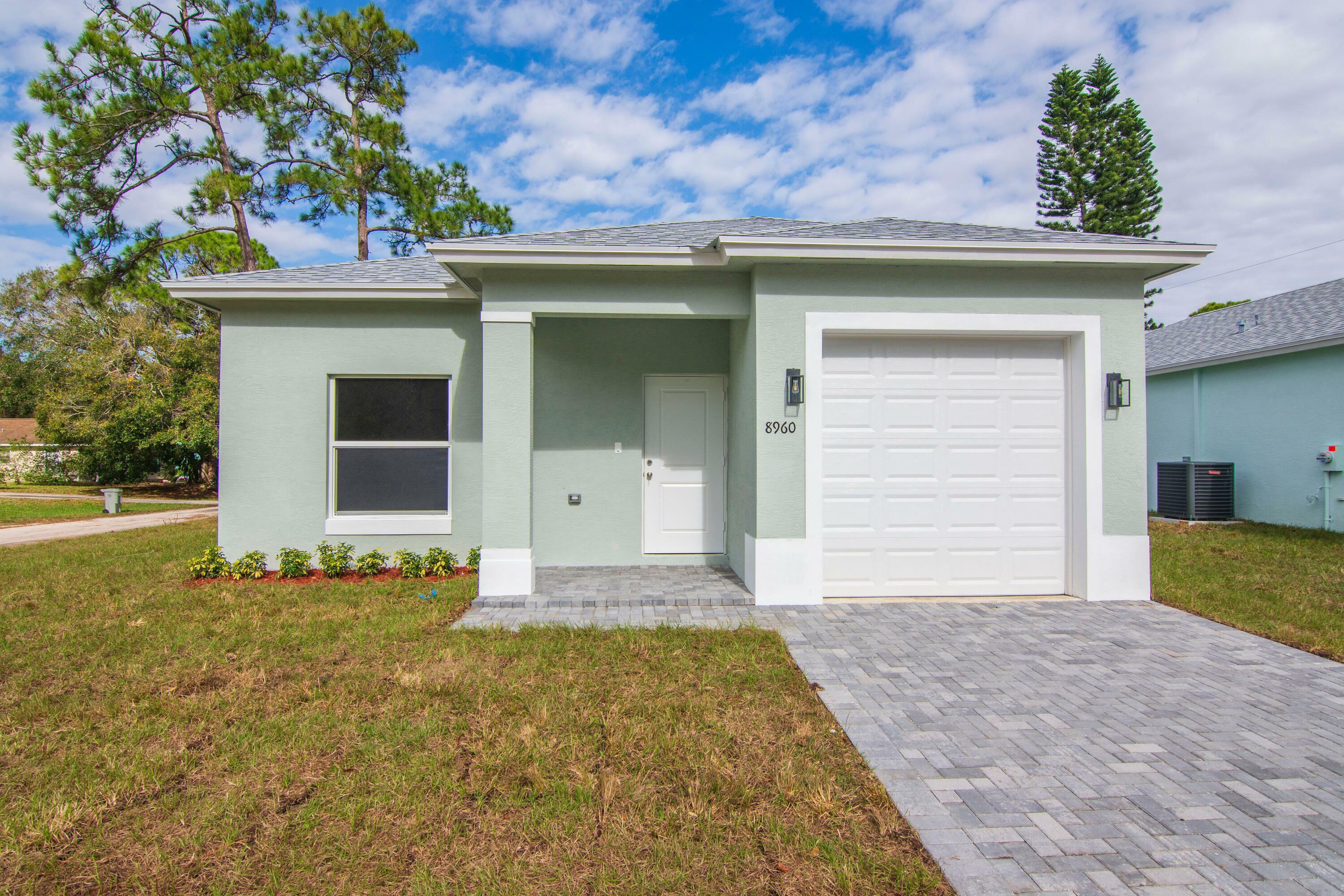 Property Photo:  775 11th Avenue SW  FL 32962 