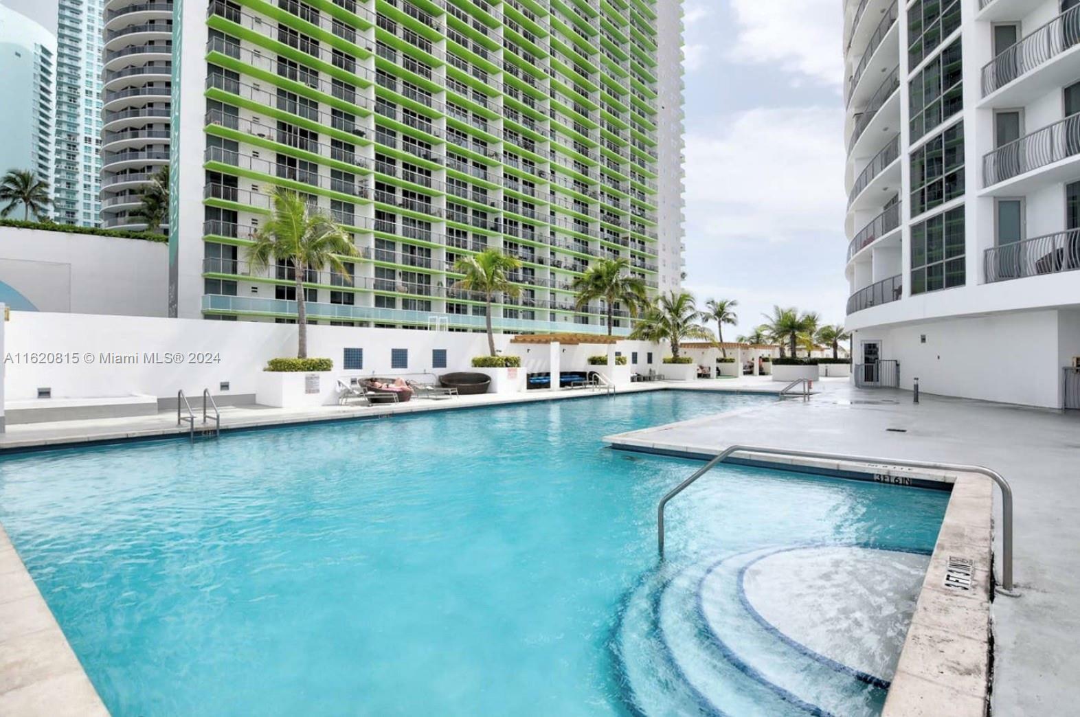 Property Photo:  1750 N Bayshore Dr 2804  FL 33132 