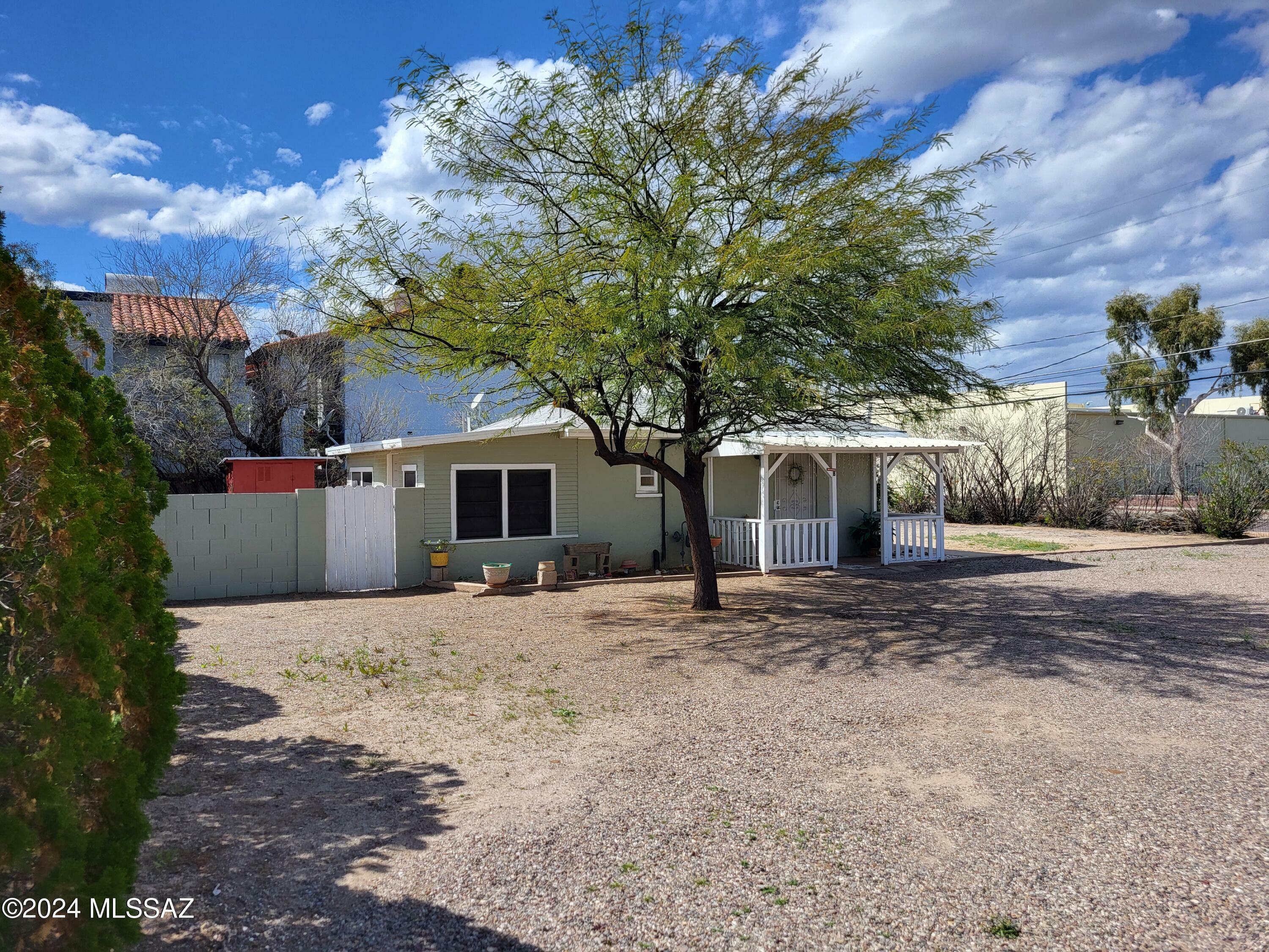 Property Photo:  321 W Pastime Road  AZ 85705 