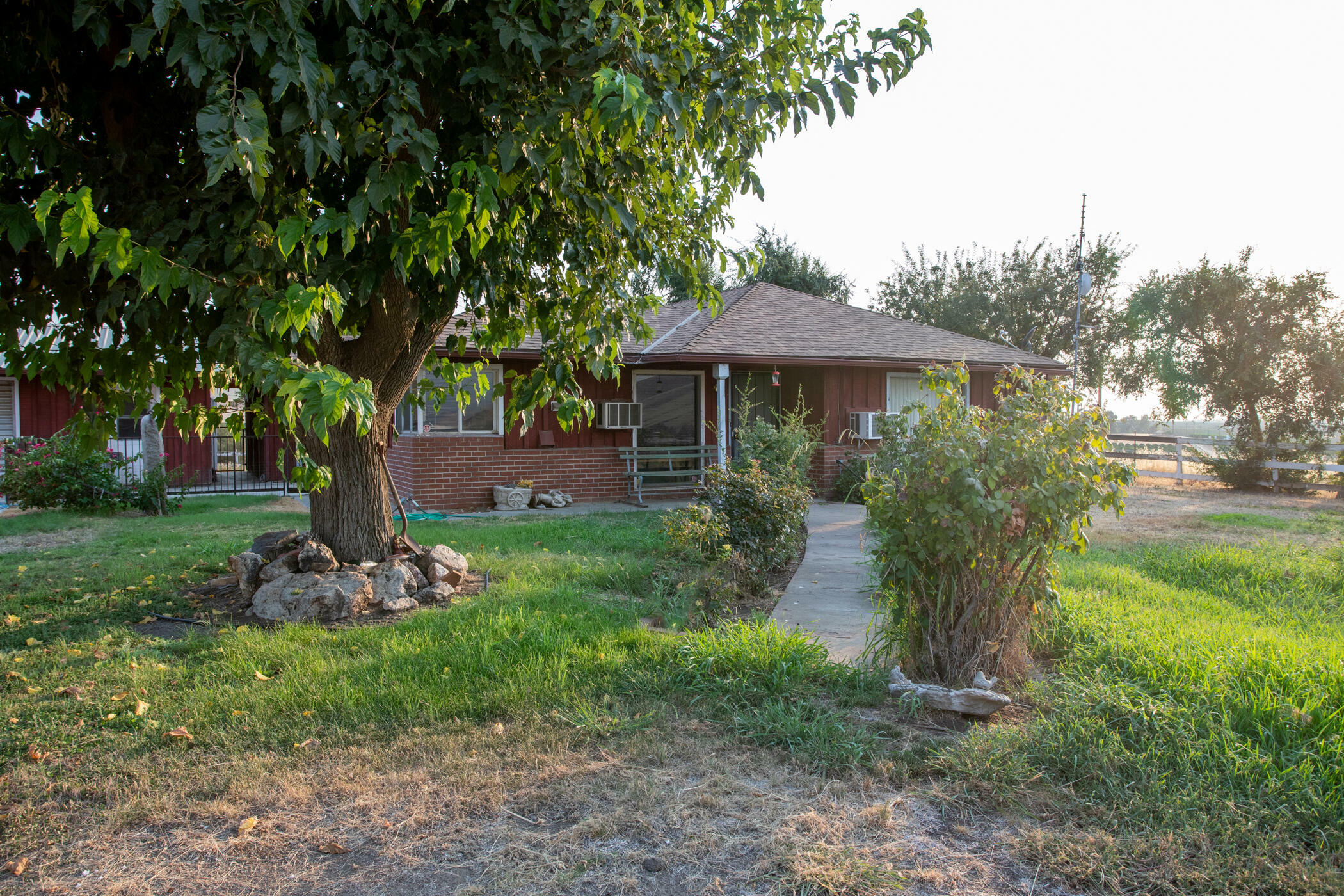 28536 Avenue 138  Porterville CA 93257 photo