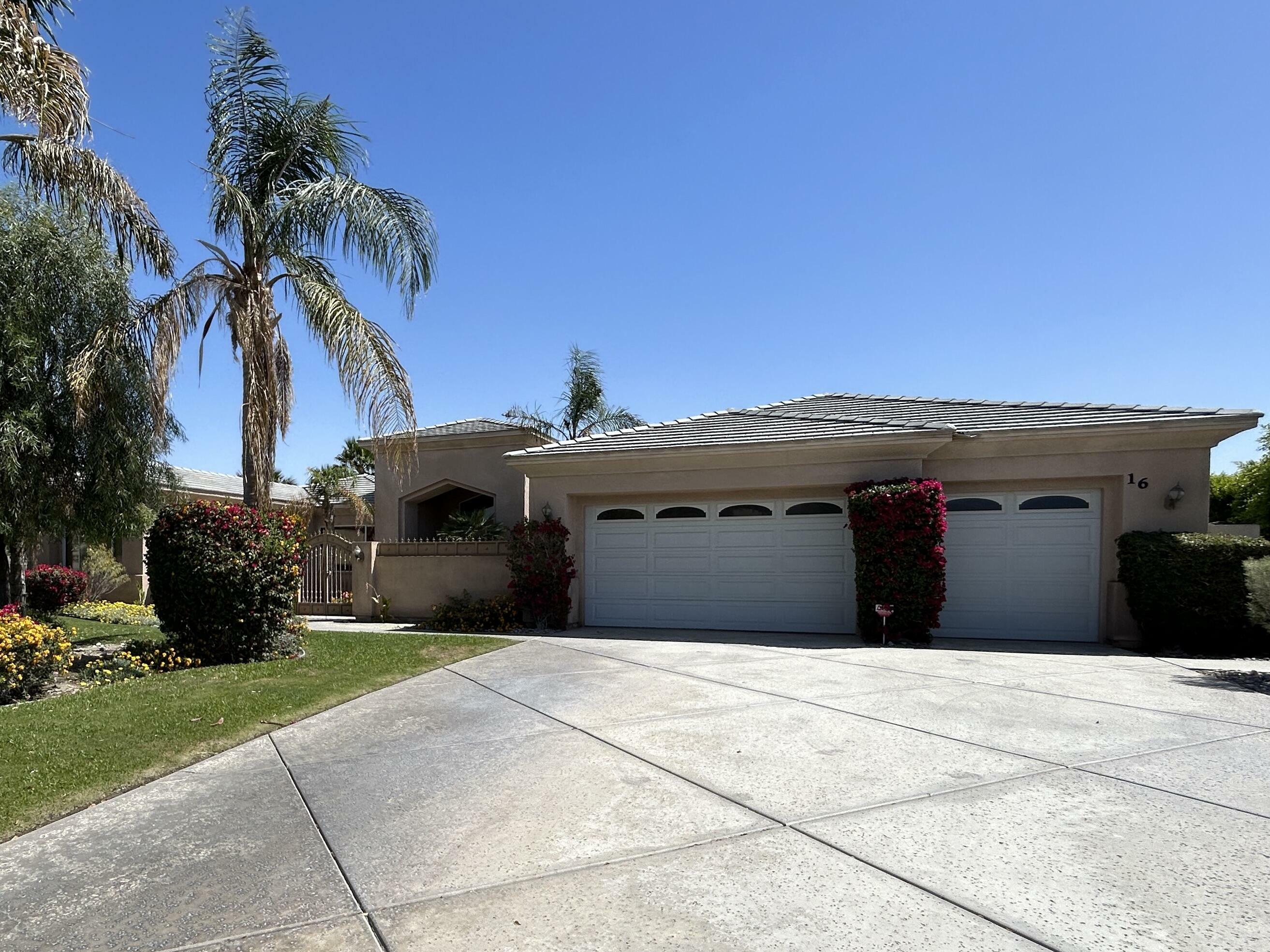 Property Photo:  16 Napoleon Road  CA 92270 