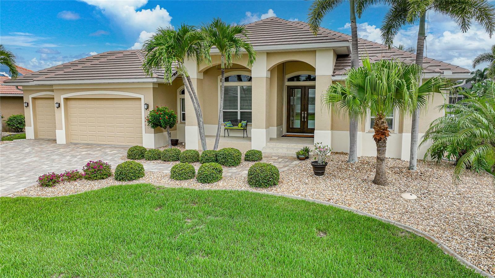 Property Photo:  440 Valletta Court  FL 33950 